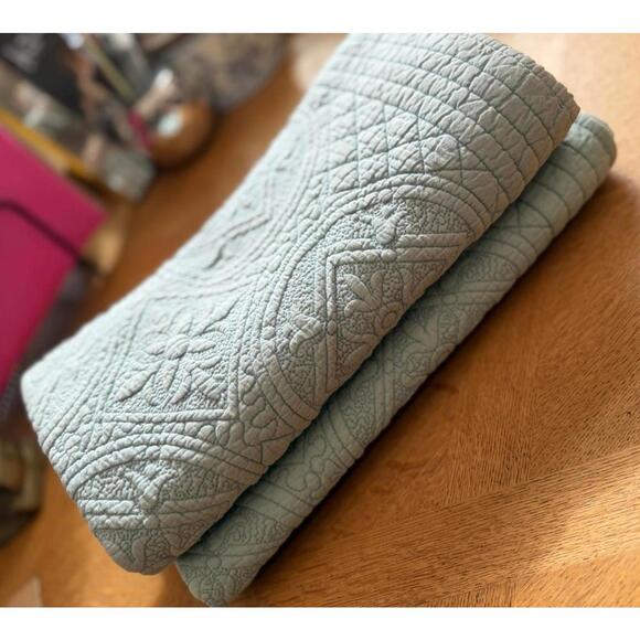 Pair of Restoration Hardware Cotton Diamond Stitch Euro Pillow Sham - Picture 1 of 7